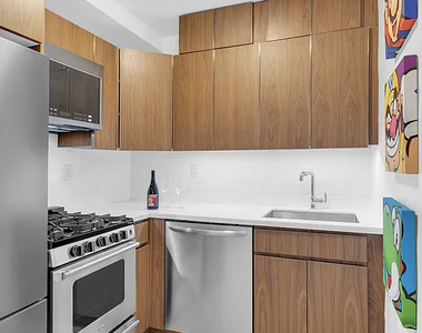 East 34th Street - Photo Thumbnail 4