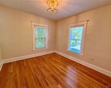 11 Sanger Avenue - Photo Thumbnail 6