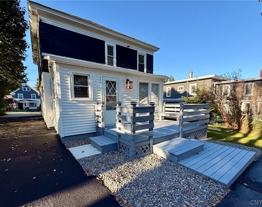 11 Sanger Avenue - Photo Thumbnail 16