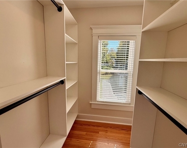 11 Sanger Avenue - Photo Thumbnail 12