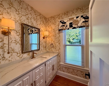 11 Sanger Avenue - Photo Thumbnail 3