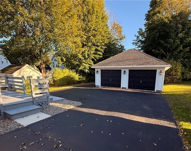 11 Sanger Avenue - Photo Thumbnail 15