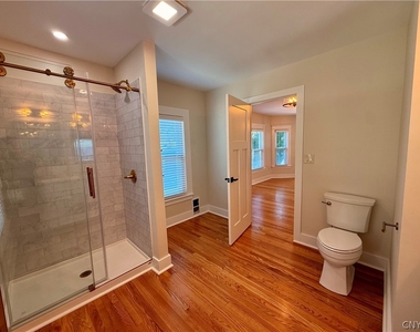 11 Sanger Avenue - Photo Thumbnail 14