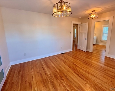 11 Sanger Avenue - Photo Thumbnail 11
