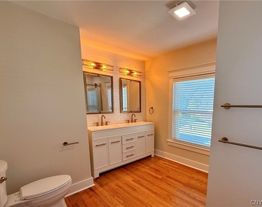 11 Sanger Avenue - Photo Thumbnail 13