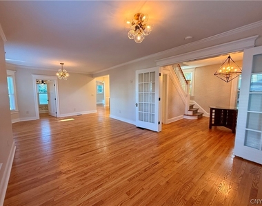 11 Sanger Avenue - Photo Thumbnail 2