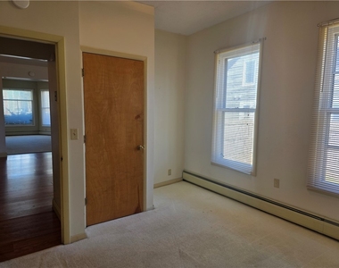 715 W Water Street - Photo Thumbnail 3