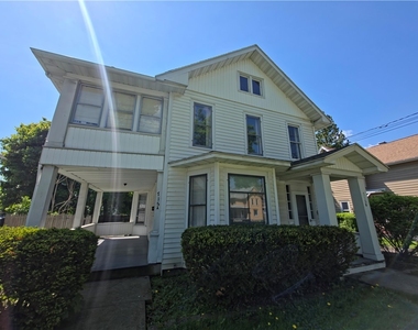 715 W Water Street - Photo Thumbnail 4