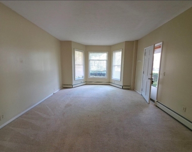 715 W Water Street - Photo Thumbnail 6