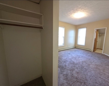 715 W Water Street - Photo Thumbnail 11