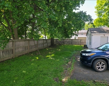 715 W Water Street - Photo Thumbnail 16