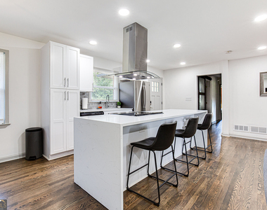 1300 Wichita Drive - Photo Thumbnail 3