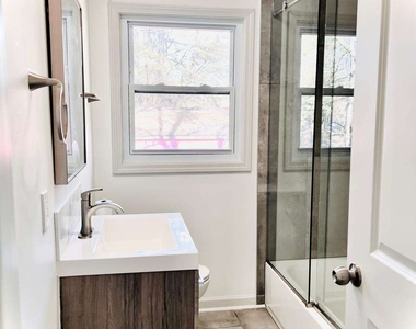 1122 Elaine Drive - Photo Thumbnail 7
