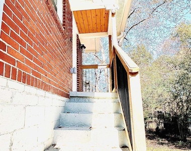 1122 Elaine Drive - Photo Thumbnail 1