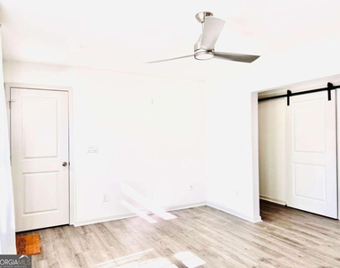 1122 Elaine Drive - Photo Thumbnail 10