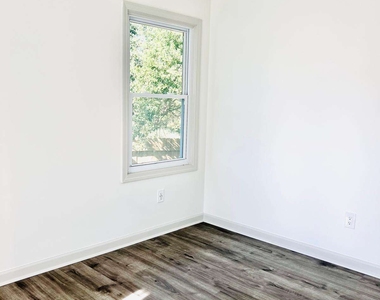 1122 Elaine Drive - Photo Thumbnail 13
