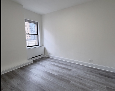 West 34th Street - Photo Thumbnail 4