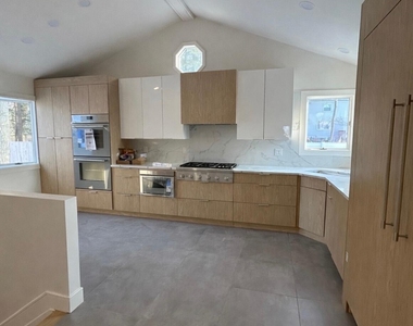 20 Roslyn Drive - Photo Thumbnail 2