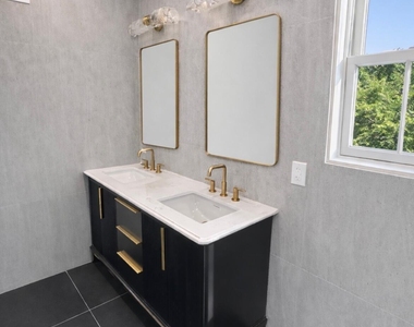 20 Roslyn Drive - Photo Thumbnail 8