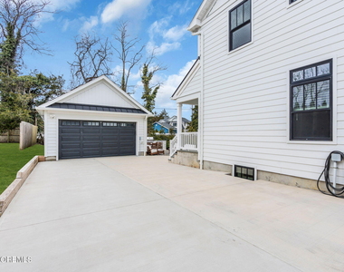 2017 5th Avenue - Photo Thumbnail 33