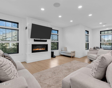 2017 5th Avenue - Photo Thumbnail 4