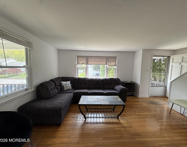 17 Clarence Avenue - Photo Thumbnail 16