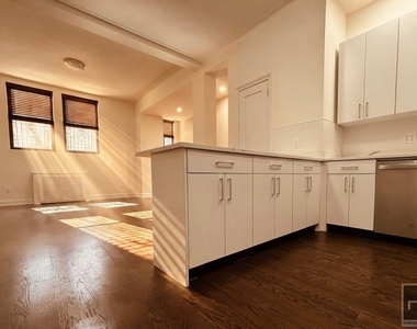West 68 Street - Photo Thumbnail 1