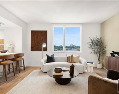 West 96th Street - Photo Thumbnail 1
