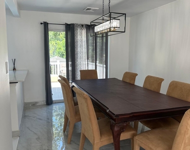 507 Elizabeth Street - Photo Thumbnail 3