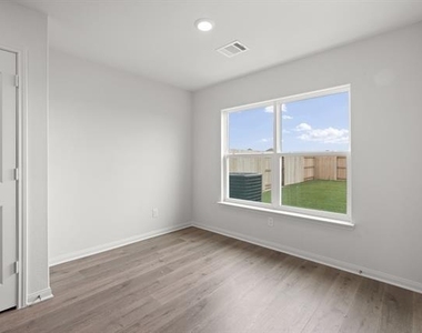 10016 Pilot Place - Photo Thumbnail 2