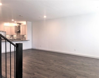 422 Bonfield Drive - Photo Thumbnail 6
