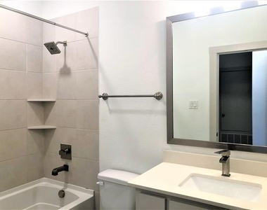 422 Bonfield Drive - Photo Thumbnail 15