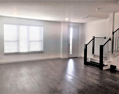 422 Bonfield Drive - Photo Thumbnail 5