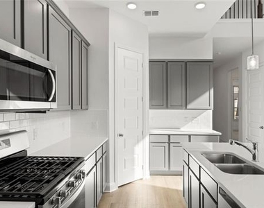 2335 Sheppards Lane - Photo Thumbnail 7