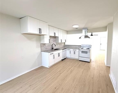 1401 Arvel - Photo Thumbnail 1