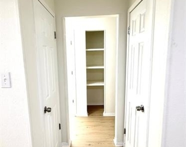 1401 Arvel - Photo Thumbnail 20