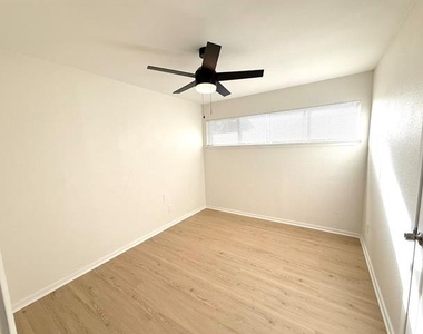 1401 Arvel - Photo Thumbnail 11