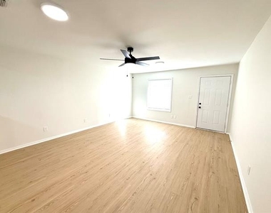 1401 Arvel - Photo Thumbnail 7