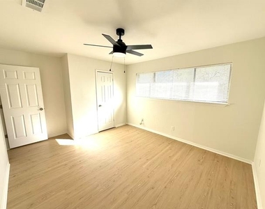 1401 Arvel - Photo Thumbnail 14