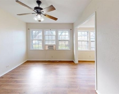 224 W Hull Street - Photo Thumbnail 9