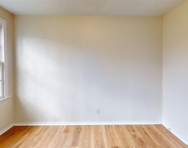 224 W Hull Street - Photo Thumbnail 7