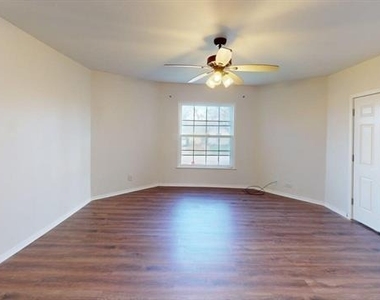 224 W Hull Street - Photo Thumbnail 2