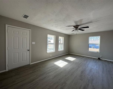 717 E Lamberth Road - Photo Thumbnail 2