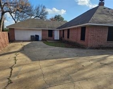 6530 Talbot Parkway - Photo Thumbnail 2