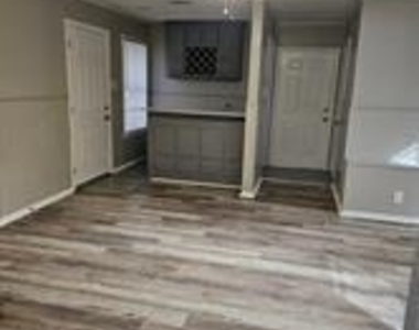 6530 Talbot Parkway - Photo Thumbnail 17