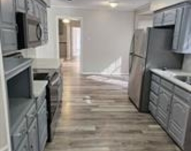 6530 Talbot Parkway - Photo Thumbnail 6