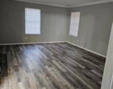6530 Talbot Parkway - Photo Thumbnail 10