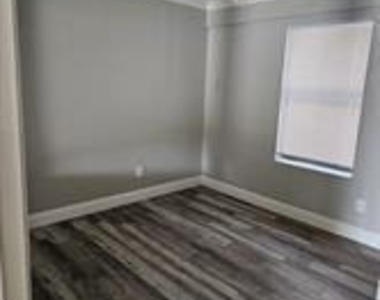 6530 Talbot Parkway - Photo Thumbnail 15