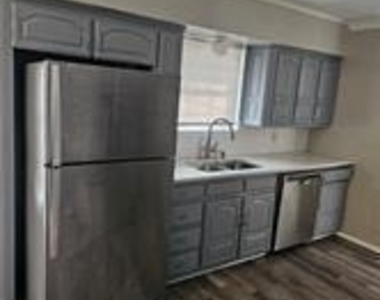 6530 Talbot Parkway - Photo Thumbnail 7