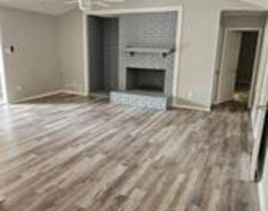 6530 Talbot Parkway - Photo Thumbnail 4